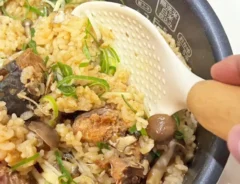 『サバ缶と濃厚みその炊き込みご飯』の作り方の画像(撮影:キジカク)