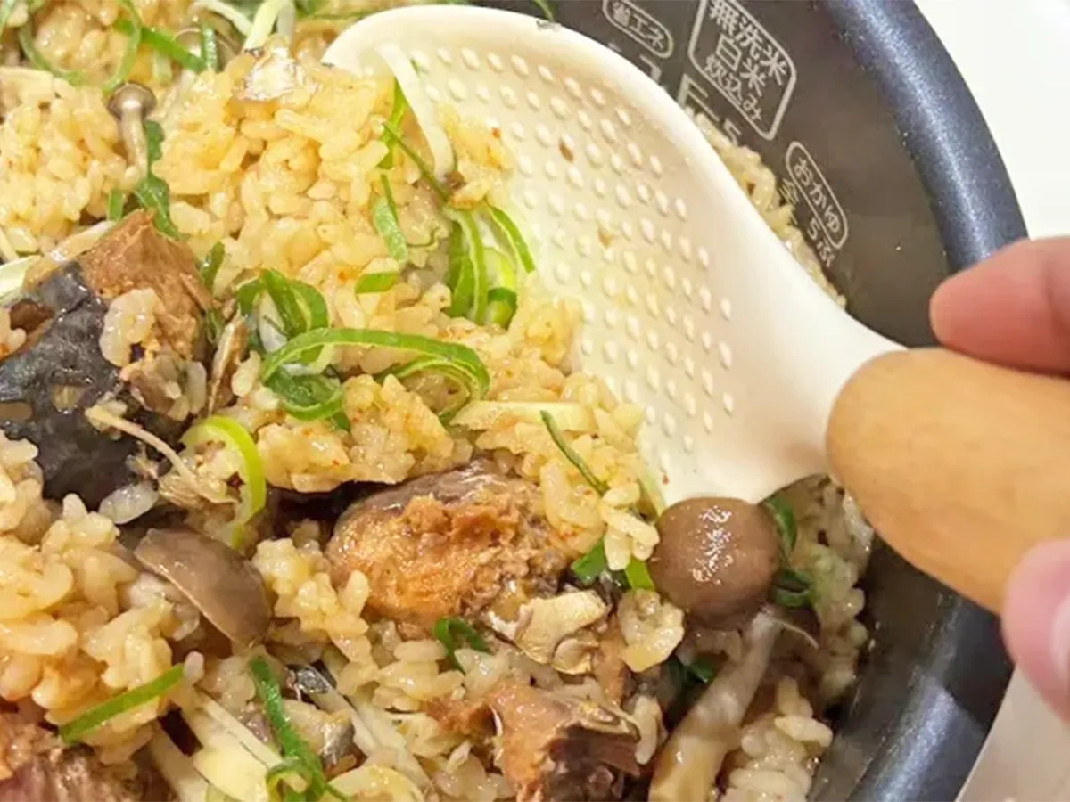 『サバ缶と濃厚みその炊き込みご飯』の作り方の画像（撮影：キジカク）