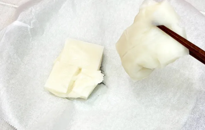 『クッキングシートで餅を焼く方法』の写真（撮影：キジカク）