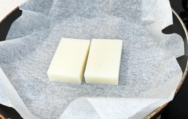 『クッキングシートで餅を焼く方法』の写真（撮影：キジカク）