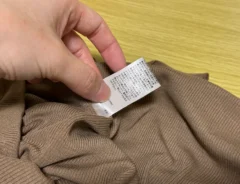 洋服タグの画像（撮影：grapeライフハック編集部）