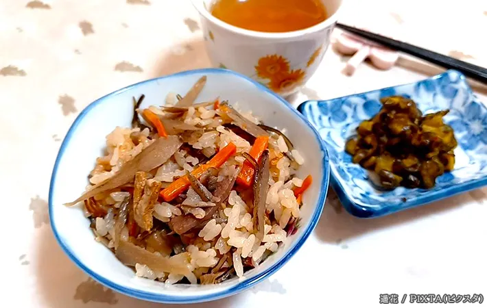 炊き込みご飯の写真