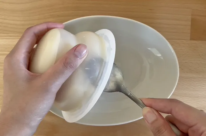 鏡餅開封の手順写真（撮影：grapeフード編集部）