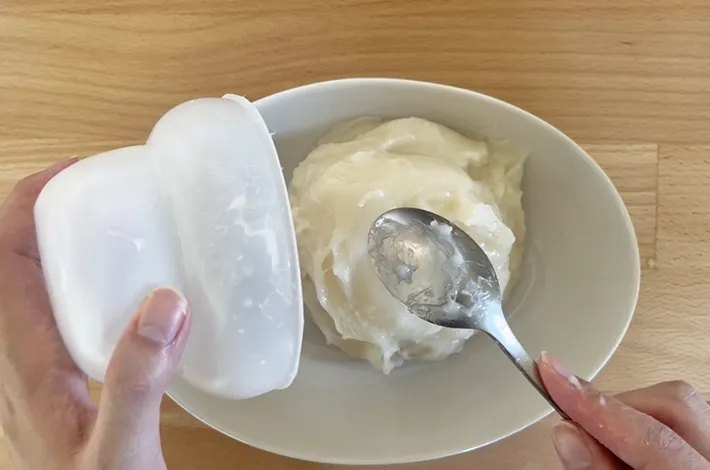 鏡餅開封の手順写真（撮影：grapeフード編集部）
