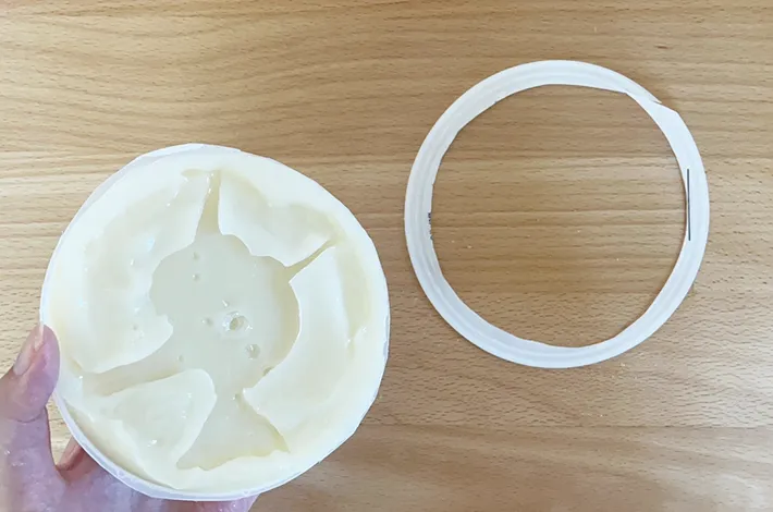 鏡餅開封の手順写真（撮影：grapeフード編集部）