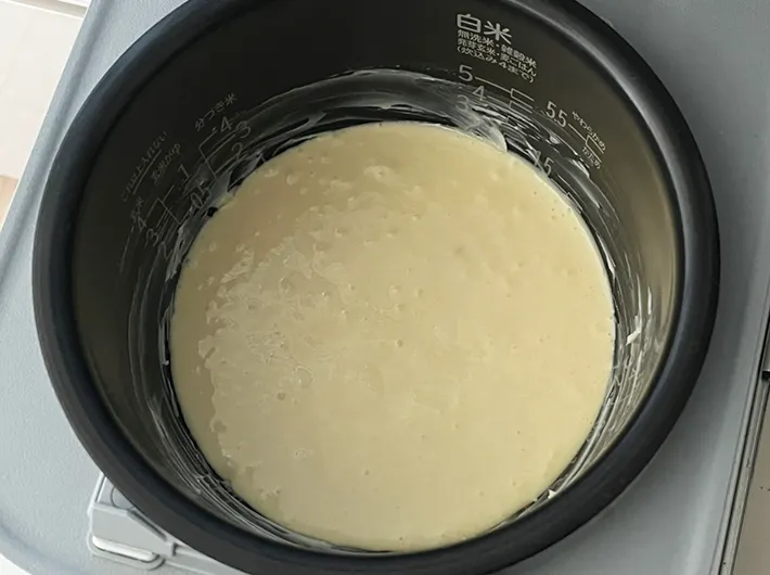 コーンスープ蒸しパンの調理写真（撮影：grapeフード編集部）