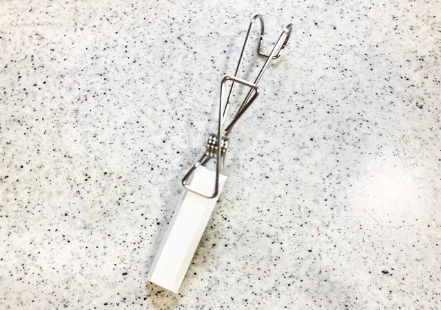 珪藻土とクリップハンガー（撮影：grape編集部）