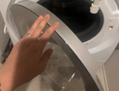 ドラム式洗濯乾燥機のドアの写真