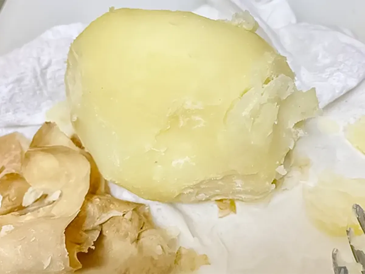 『ブロッコリーとソーセージのホットポテト』の作り方