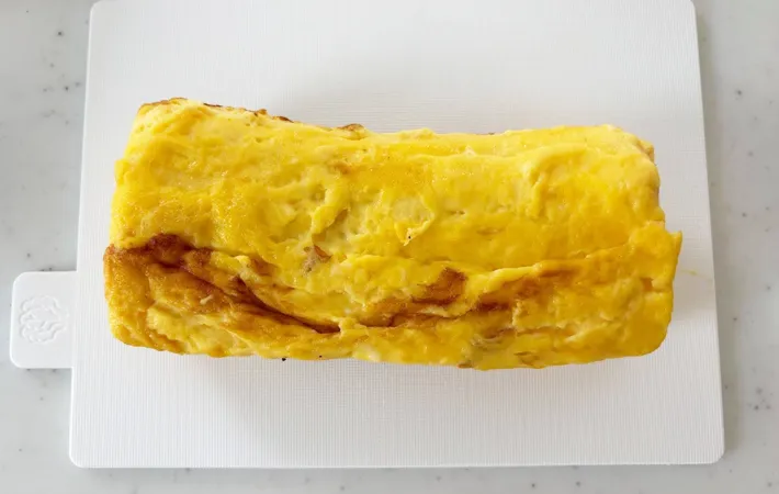 『あまあまたまご焼き』を作る写真（撮影：エニママ）