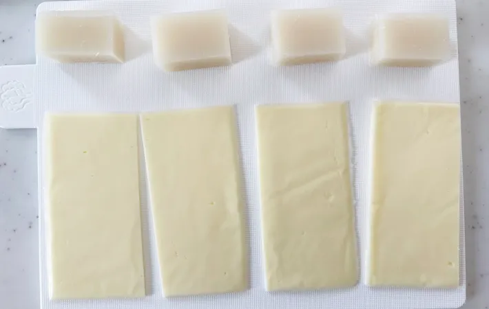 『餅入りハンバーグ』を作る写真（撮影：エニママ）