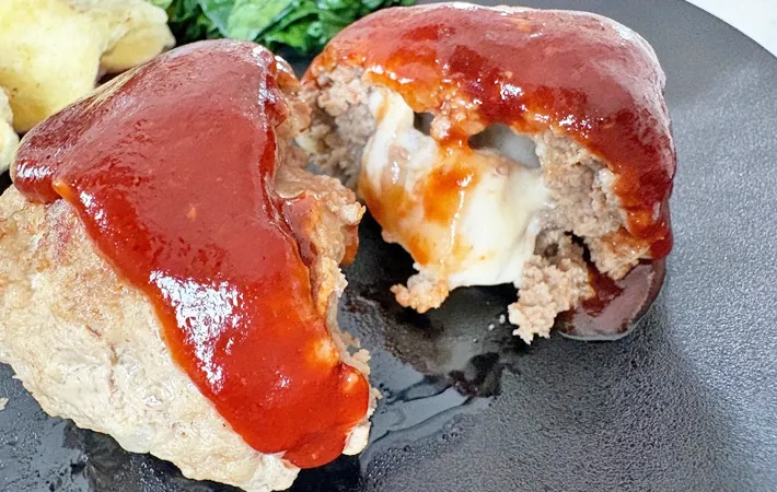 『餅入りハンバーグ』の完成写真（撮影：エニママ）