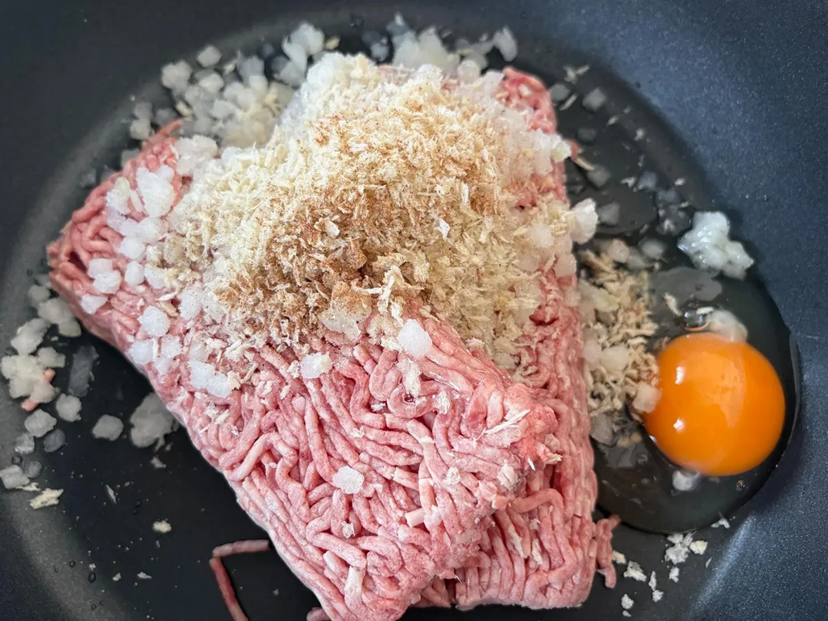 餅入りハンバーグの写真（撮影：エニママ）