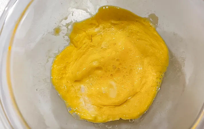電子レンジで加熱した玉子の写真（撮影：エニママ）