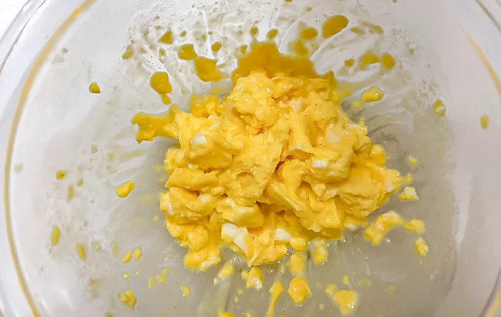 電子レンジで加熱した玉子の写真（撮影：エニママ）