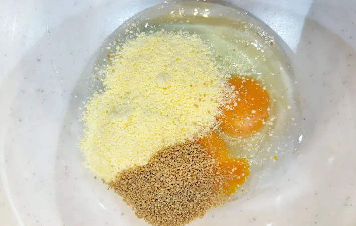 『餅のカルボナーラ風』を作る写真（撮影：エニママ）