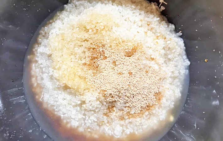 『ショウガ入り炊き込みご飯』を作る写真（撮影：エニママ）