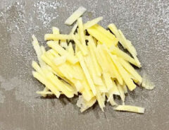 『ショウガ入り炊き込みご飯』を作る写真（撮影：エニママ）