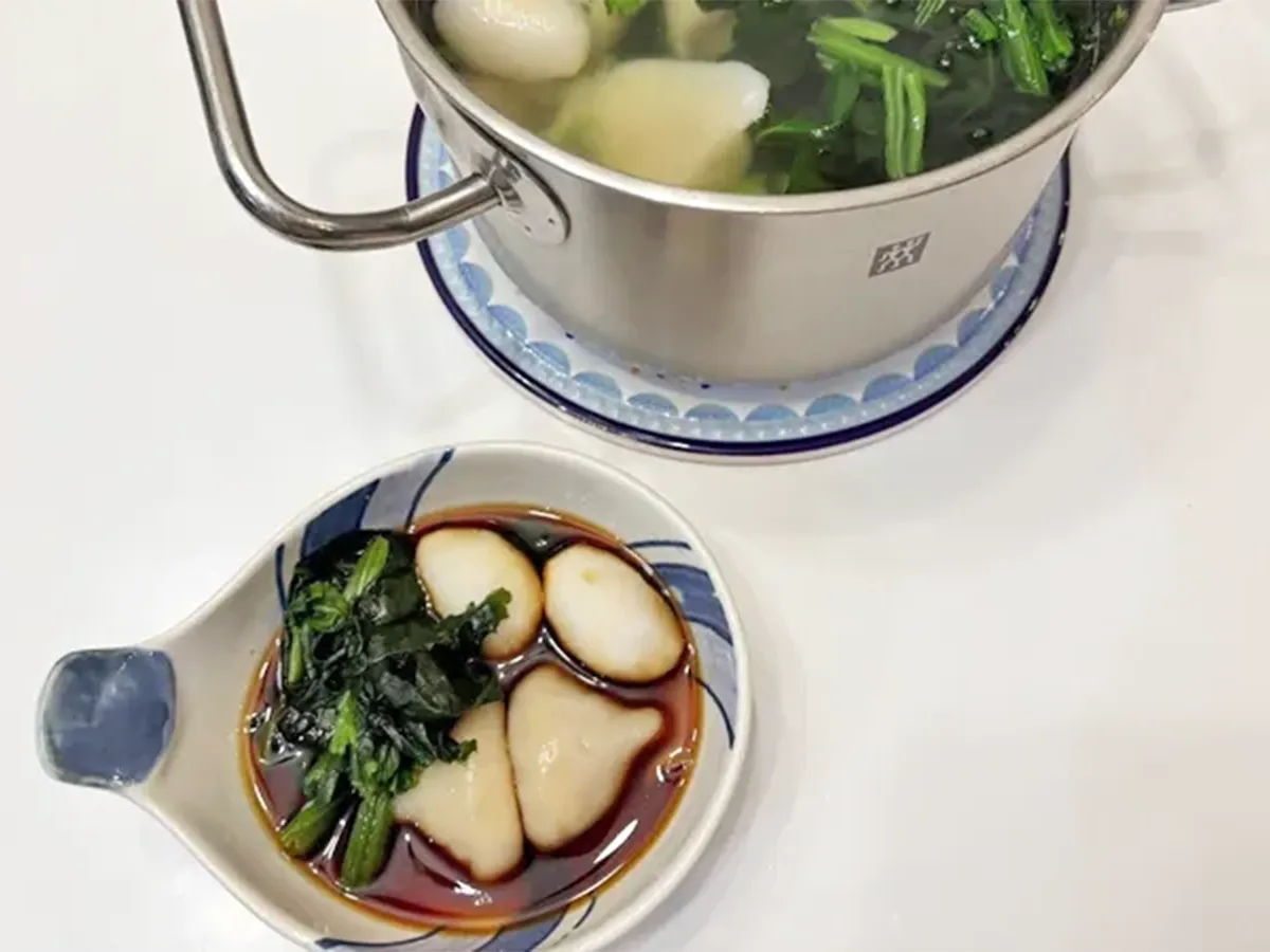 『冷凍食材の3点おかず鍋』の作り方の画像（撮影：エニママ）