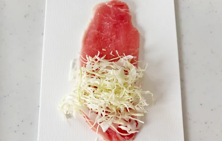 『肉巻きキャベツ』を作る写真（撮影：エニママ）