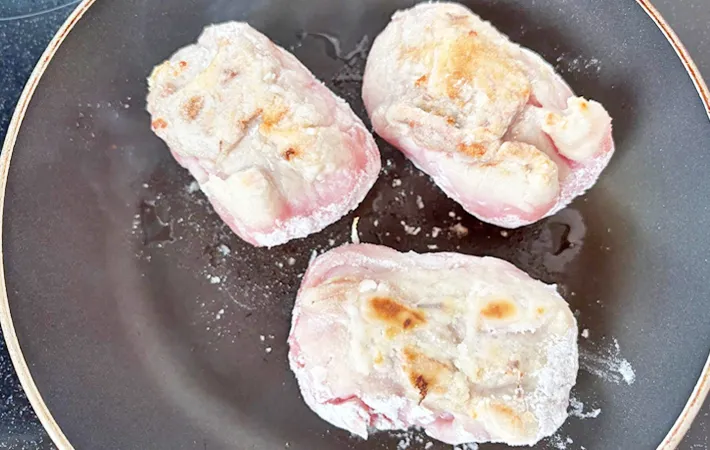 『肉巻きキャベツ』を作る写真（撮影：エニママ）