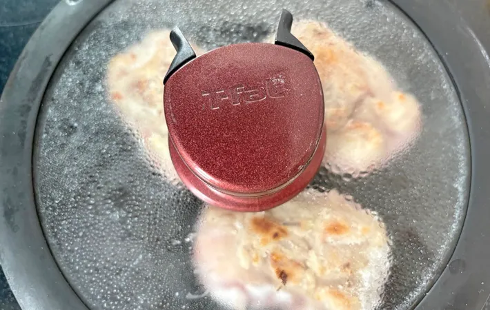 『肉巻きキャベツ』を作る写真（撮影：エニママ）