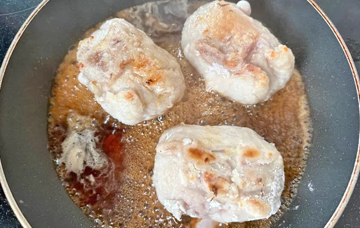 『肉巻きキャベツ』を作る写真（撮影：エニママ）