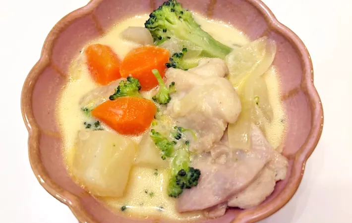 『簡単クリームシチュー』の完成写真（撮影：エニママ）