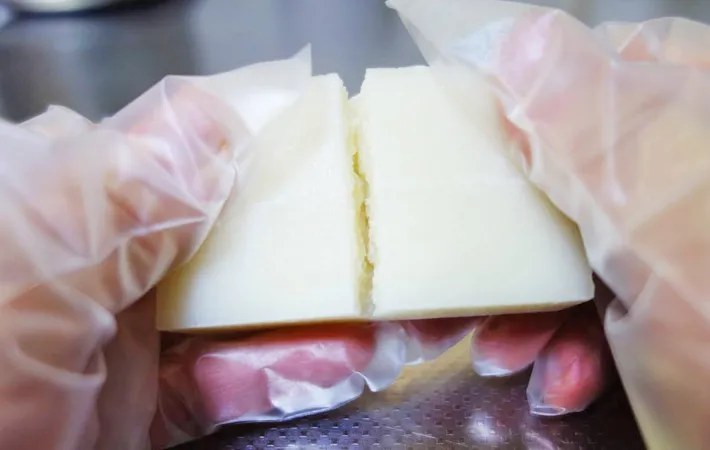 『もち入り焼きトマト』　を作る写真（撮影：エニママ）