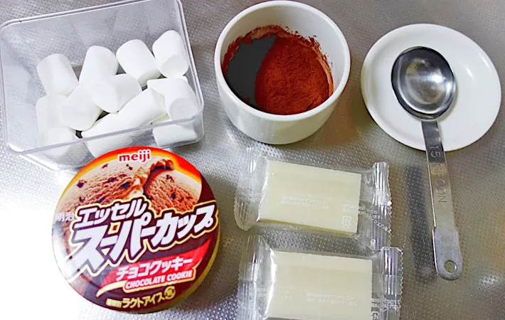 『スーパーカップ チョコ餅』の材料写真（撮影：エニママ）