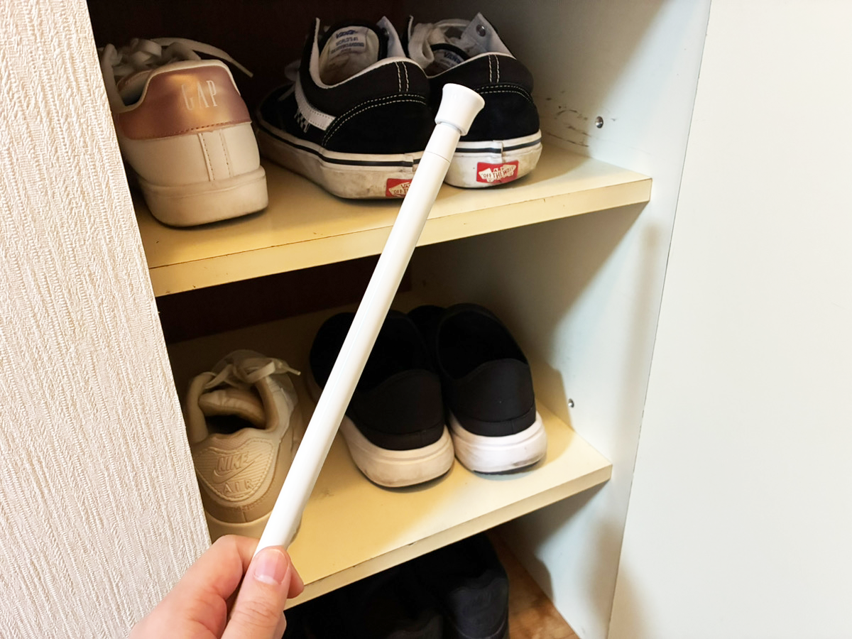 つっぱり棒の活用法（撮影：grapeライフハック編集部）
