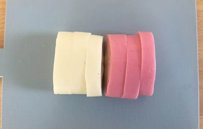 カマボコの磯部揚げの調理写真（撮影：grapeフード編集部）