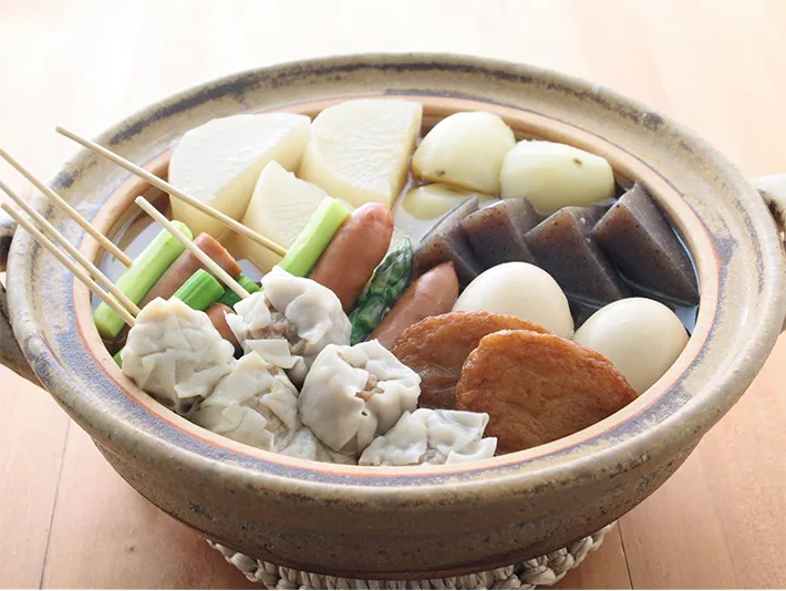 『寄せ鍋つゆ』で串おでんの写真