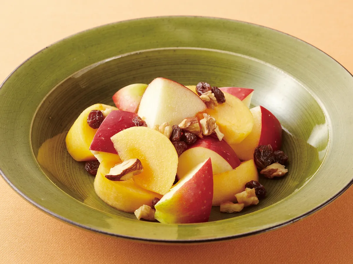 『柿とりんごとナッツのサラダ漬け』の写真