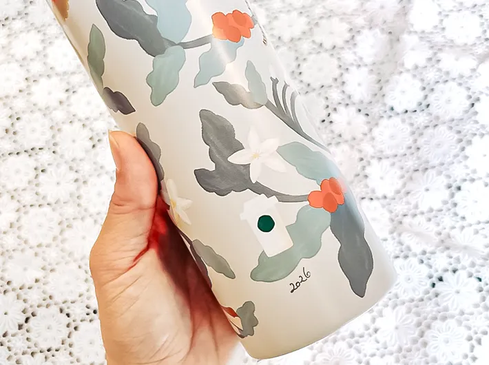 福袋限定のステンレスボトルの裏デザインの写真（撮影：キジカク）