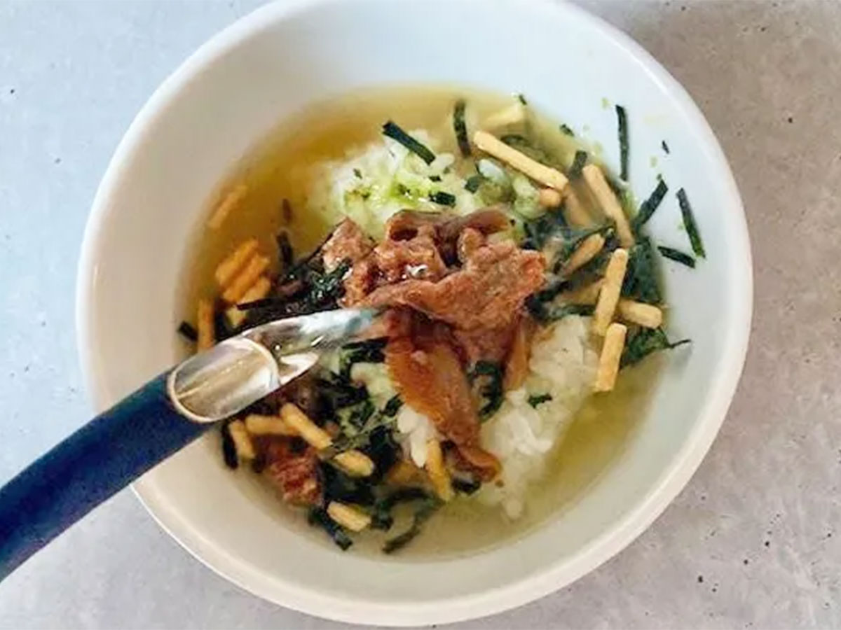 『牛しぐれ煮のお茶づけ』の完成写真（撮影：エニママ）