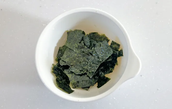 『洋風納豆丼』を作る写真（撮影：エニママ）