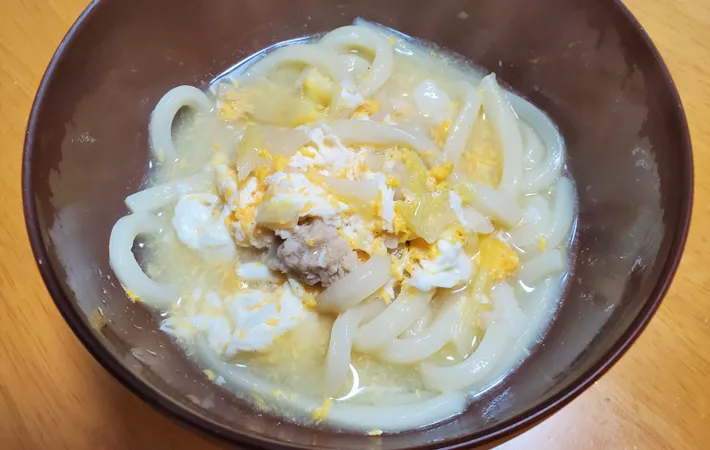 『〆までおいしい白菜のギョーザ鍋』の完成写真（撮影：エニママ）