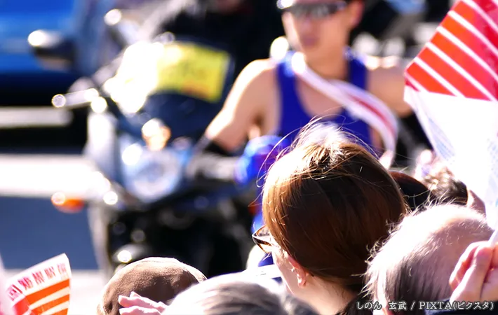 声援を送る人の写真