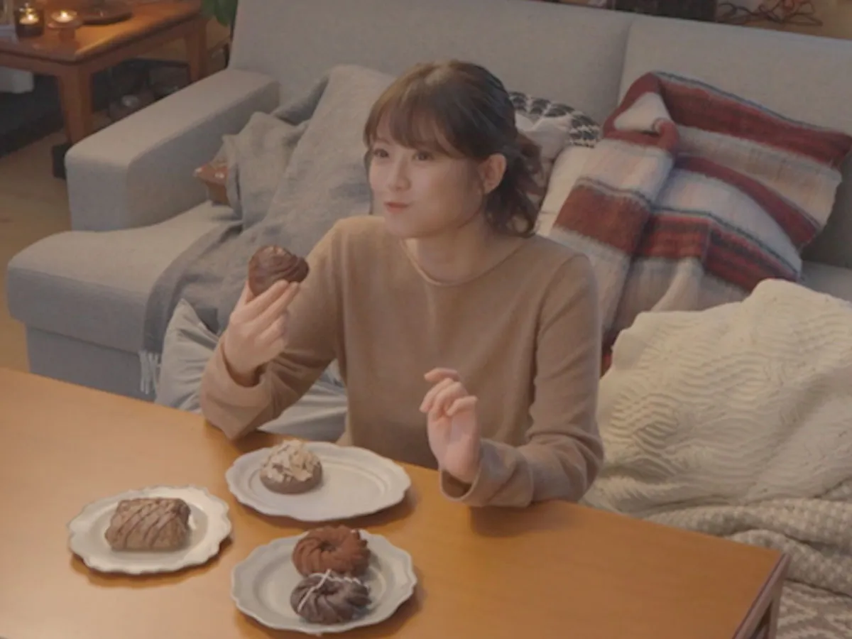TVCM「Mister Donut×GODIVA 「甘やかしていい日。」篇」（15秒）写真