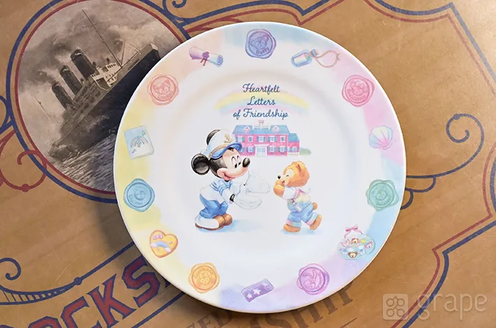 『キャラメルとチョコのアップルクランブルケーキ』の写真（撮影：grapeフード編集部）