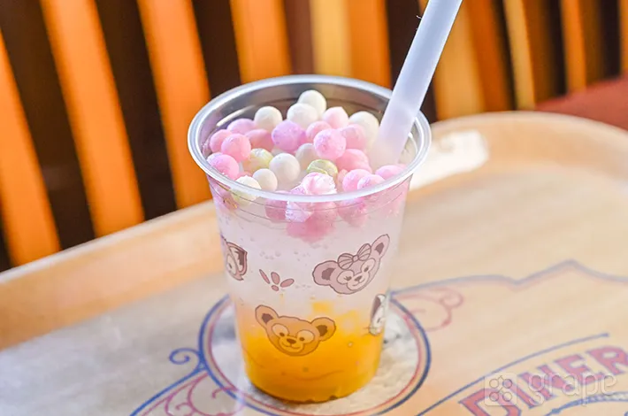 『スパークリングドリンク（オレンジ＆ライチー）』の写真（撮影：grapeフード編集部）