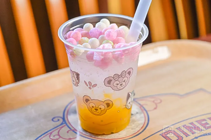 『スパークリングドリンク（オレンジ＆ライチー）』の写真（撮影：grapeフード編集部）