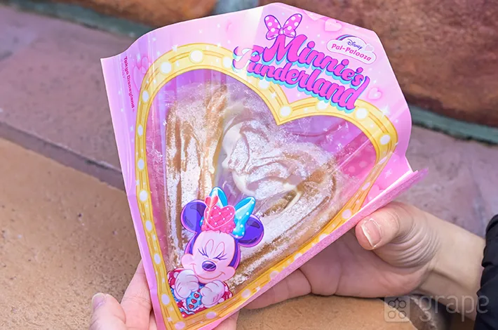 『ハートのリングシュー（ストロベリー）』の写真（撮影：grapeフード編集部）