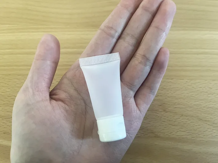 セリア『チューブボトル』の写真（撮影：grapeライフハック編集部）