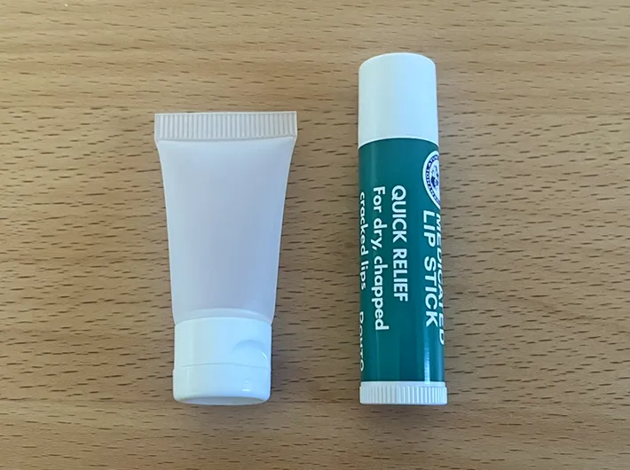 セリア『チューブボトル』の写真（撮影：grapeライフハック編集部）