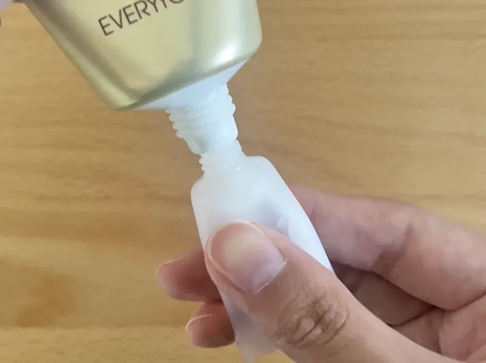 セリア『チューブボトル』の写真（撮影：grapeライフハック編集部）