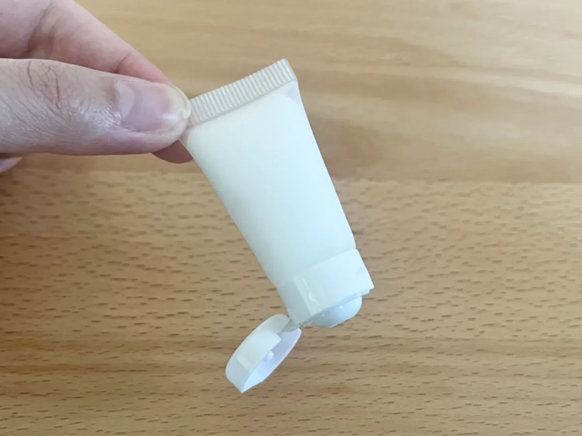 セリア『チューブボトル』の写真（撮影：grapeライフハック編集部）