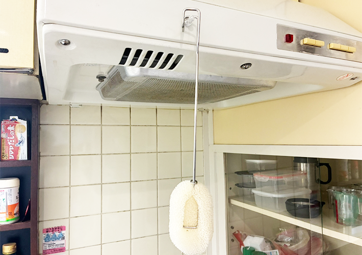 『強力マグネット クリアタイプ ピン型』の活用事例（撮影：grapeライフハック編集部）