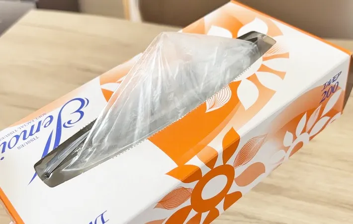 『ティッシュボックスに入れたポリ袋』の写真（撮影：キジカク）